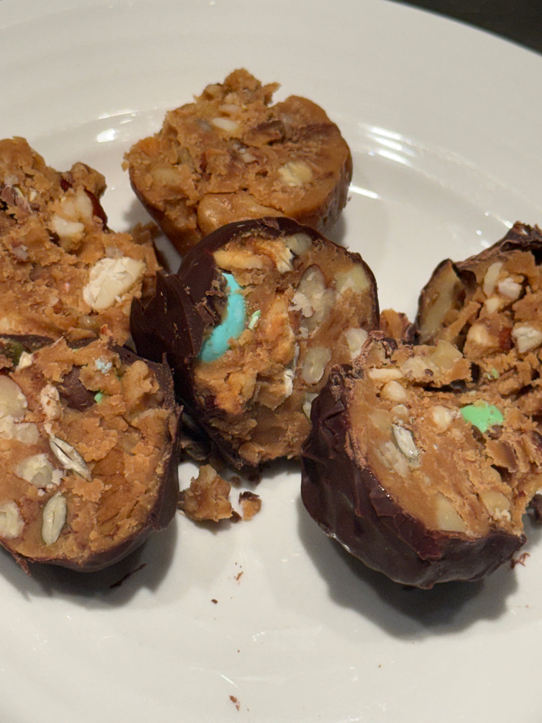 Peanut Butter Granola Easter Bites